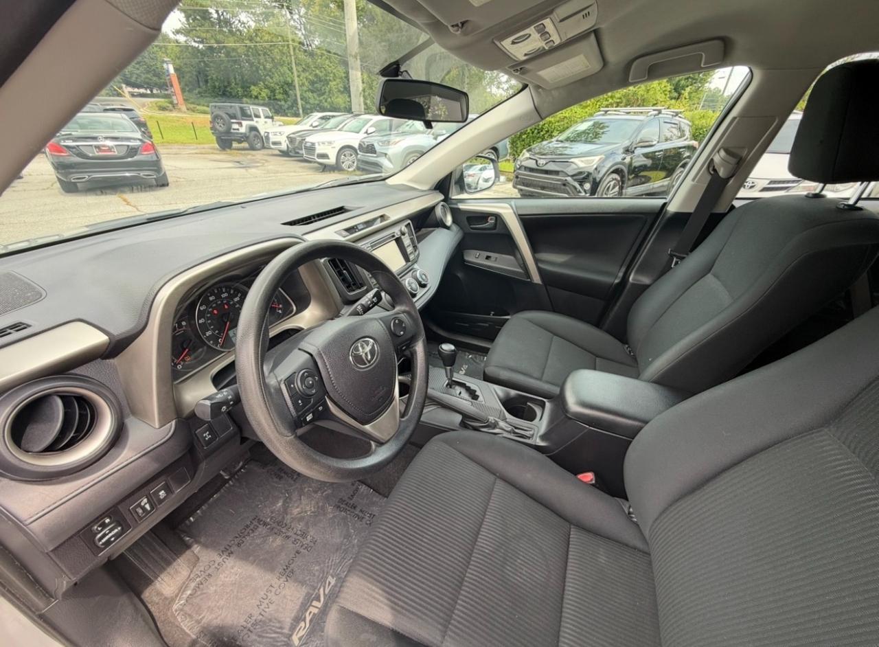 Toyota RAV4 AWD 4dr LE (Natl) 2015