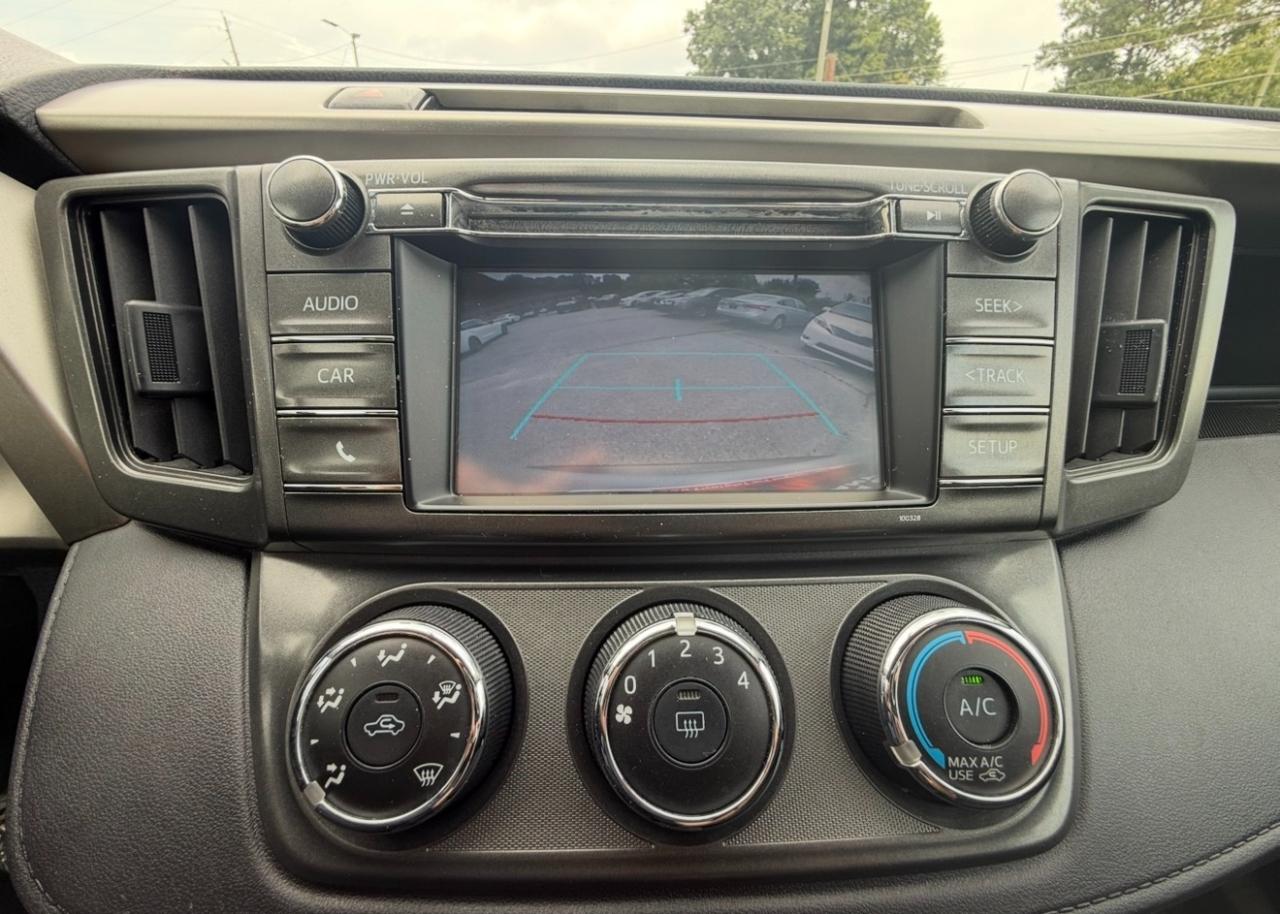 Toyota RAV4 AWD 4dr LE (Natl) 2015