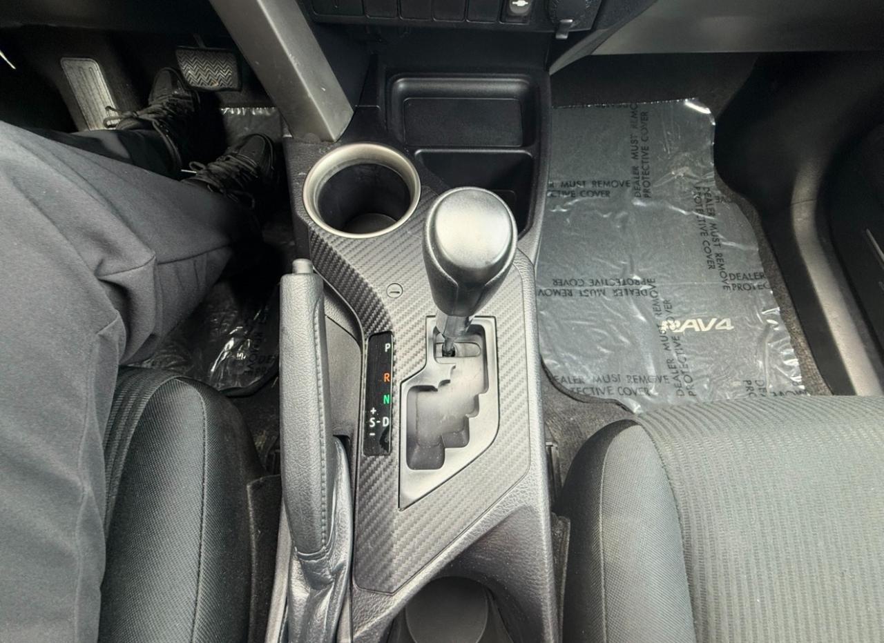 Toyota RAV4 AWD 4dr LE (Natl) 2015