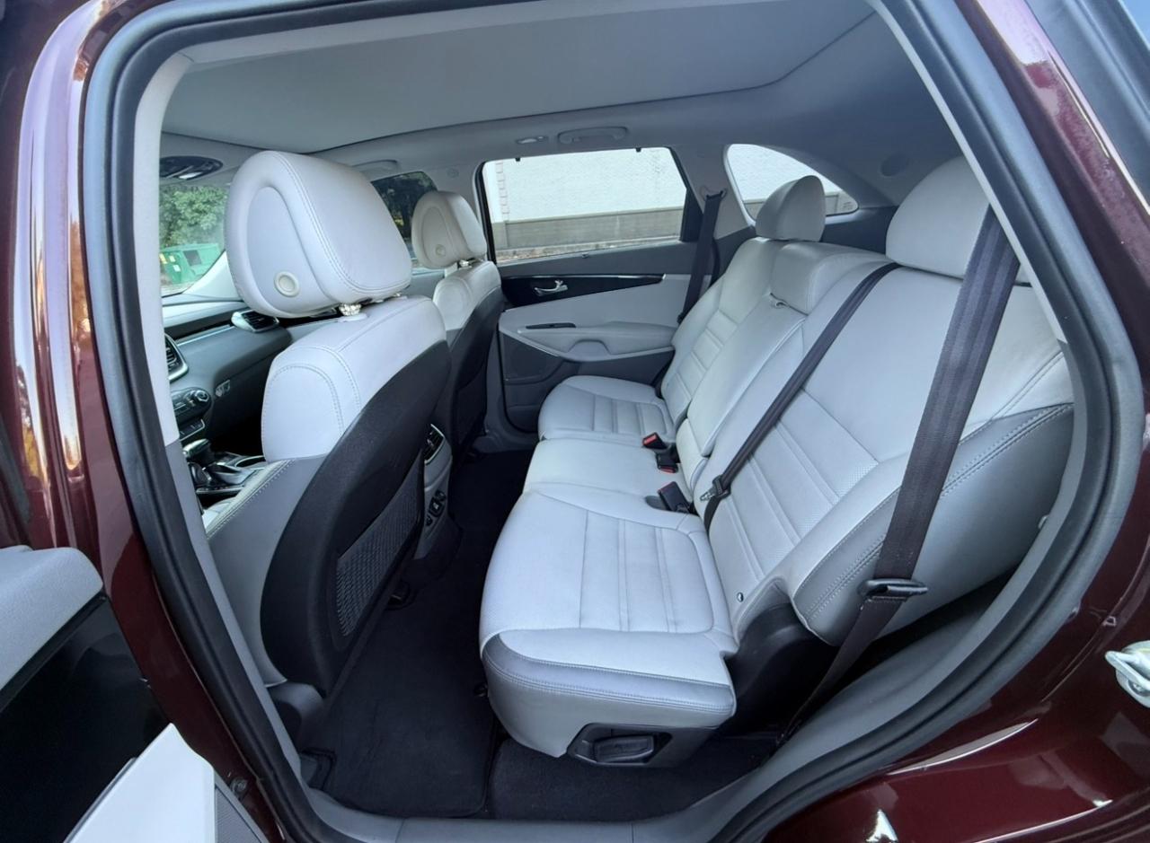 Kia Sorento AWD 4dr 3.3L SX 2016