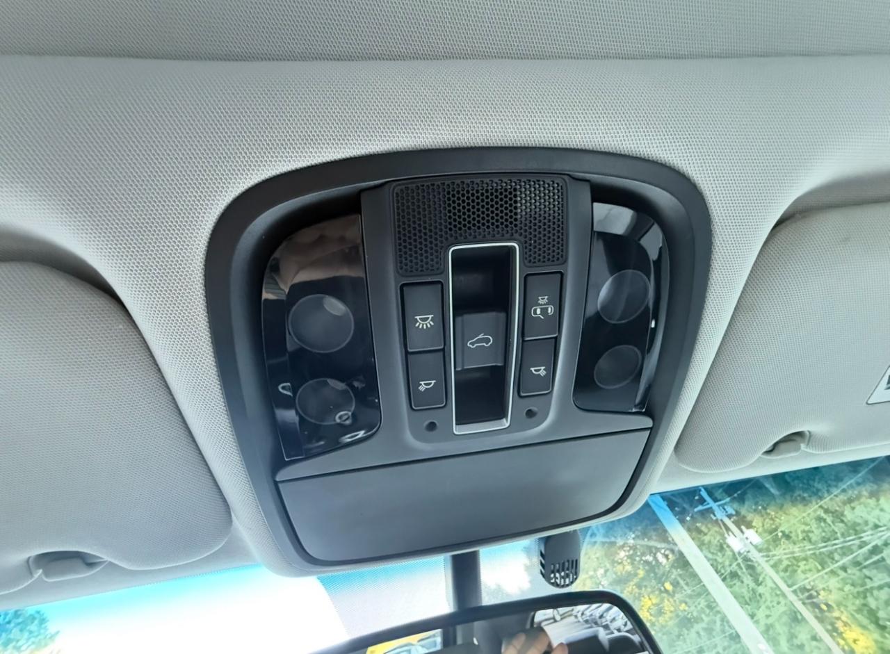 Kia Sorento AWD 4dr 3.3L SX 2016