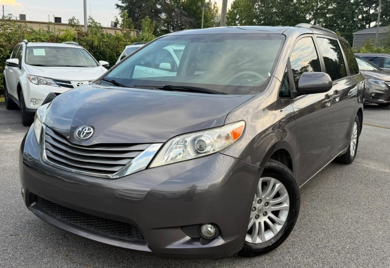 Toyota Sienna 5dr 8-Pass Van V6 XLE FWD (Natl) 2014