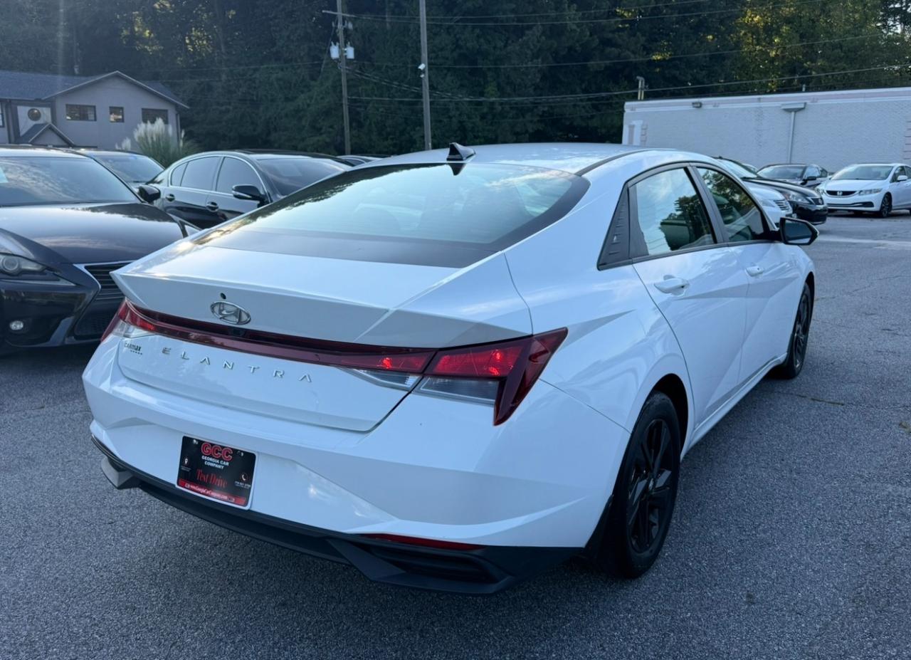 Hyundai Elantra photo 5