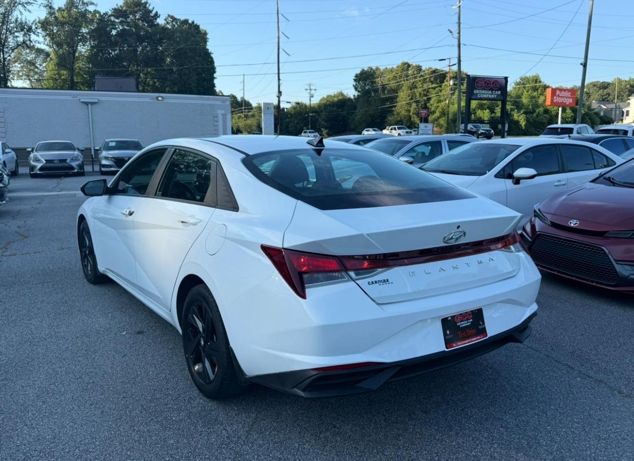 Hyundai Elantra photo 7