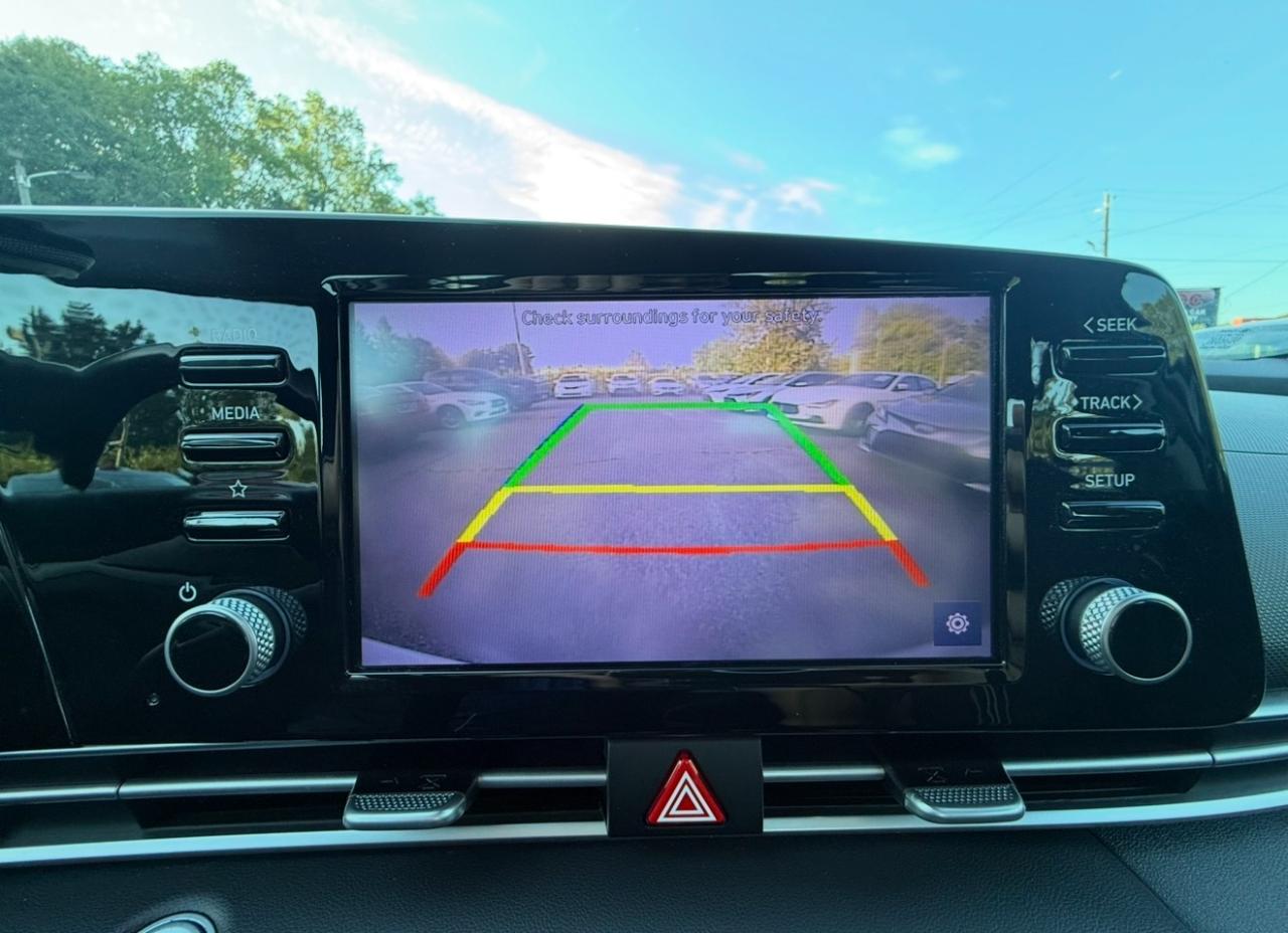 Hyundai Elantra photo 21