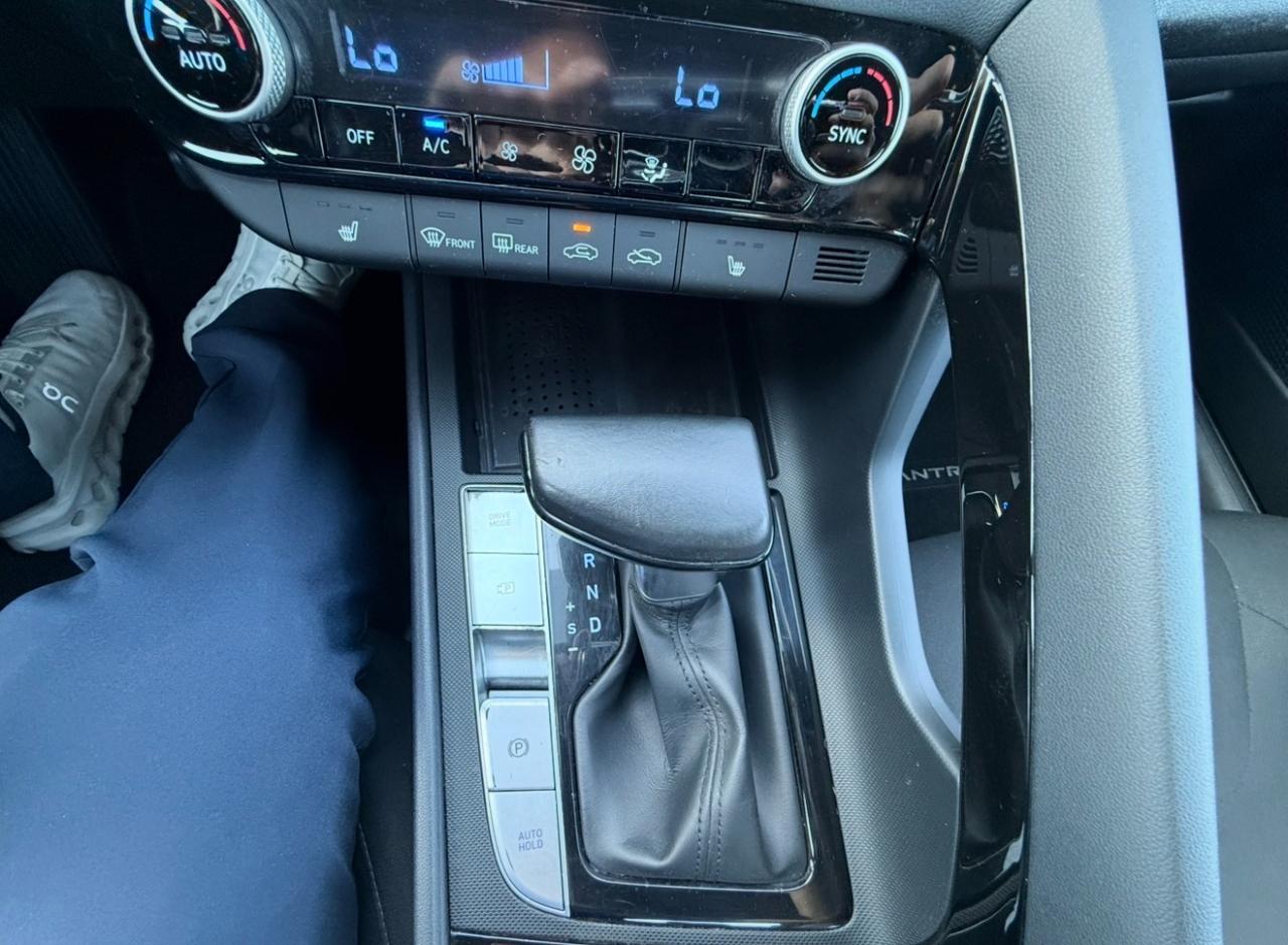Hyundai Elantra photo 23