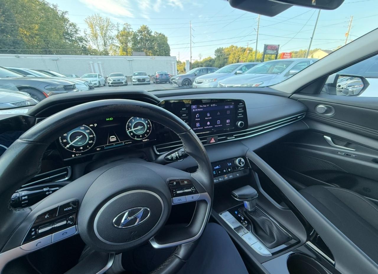 Hyundai Elantra photo 26