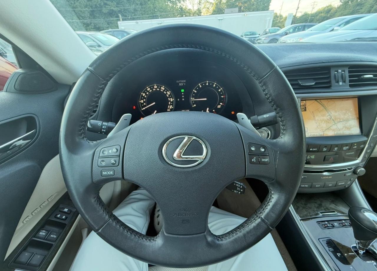Lexus IS photo 14