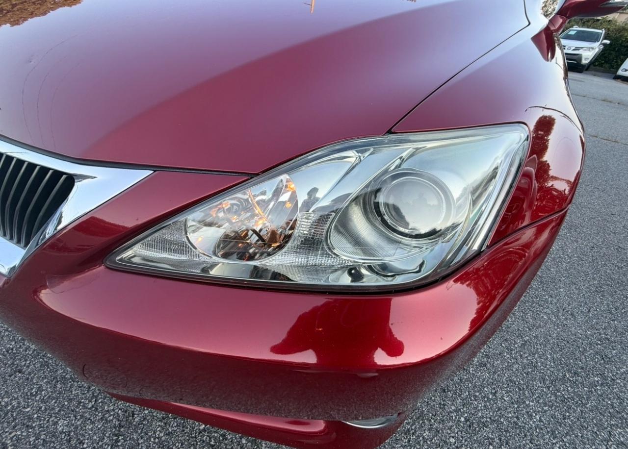 Lexus IS photo 21
