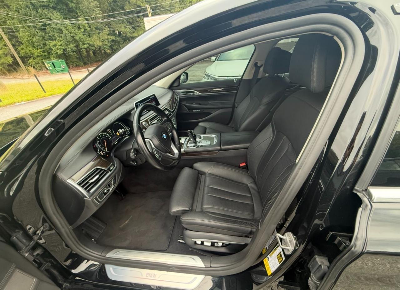 BMW 7 Series 4dr Sdn 740i RWD 2016
