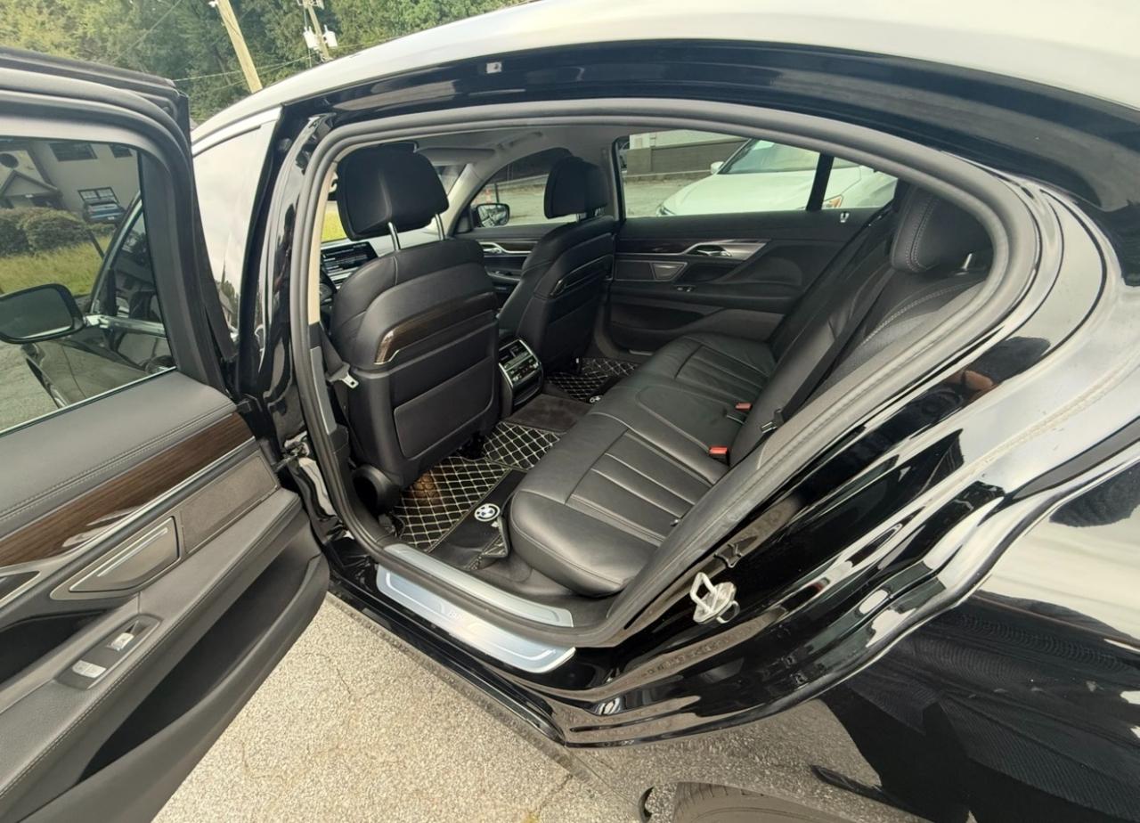 BMW 7 Series 4dr Sdn 740i RWD 2016