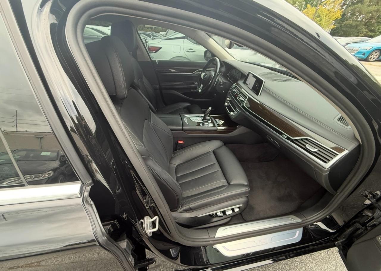 BMW 7 Series 4dr Sdn 740i RWD 2016