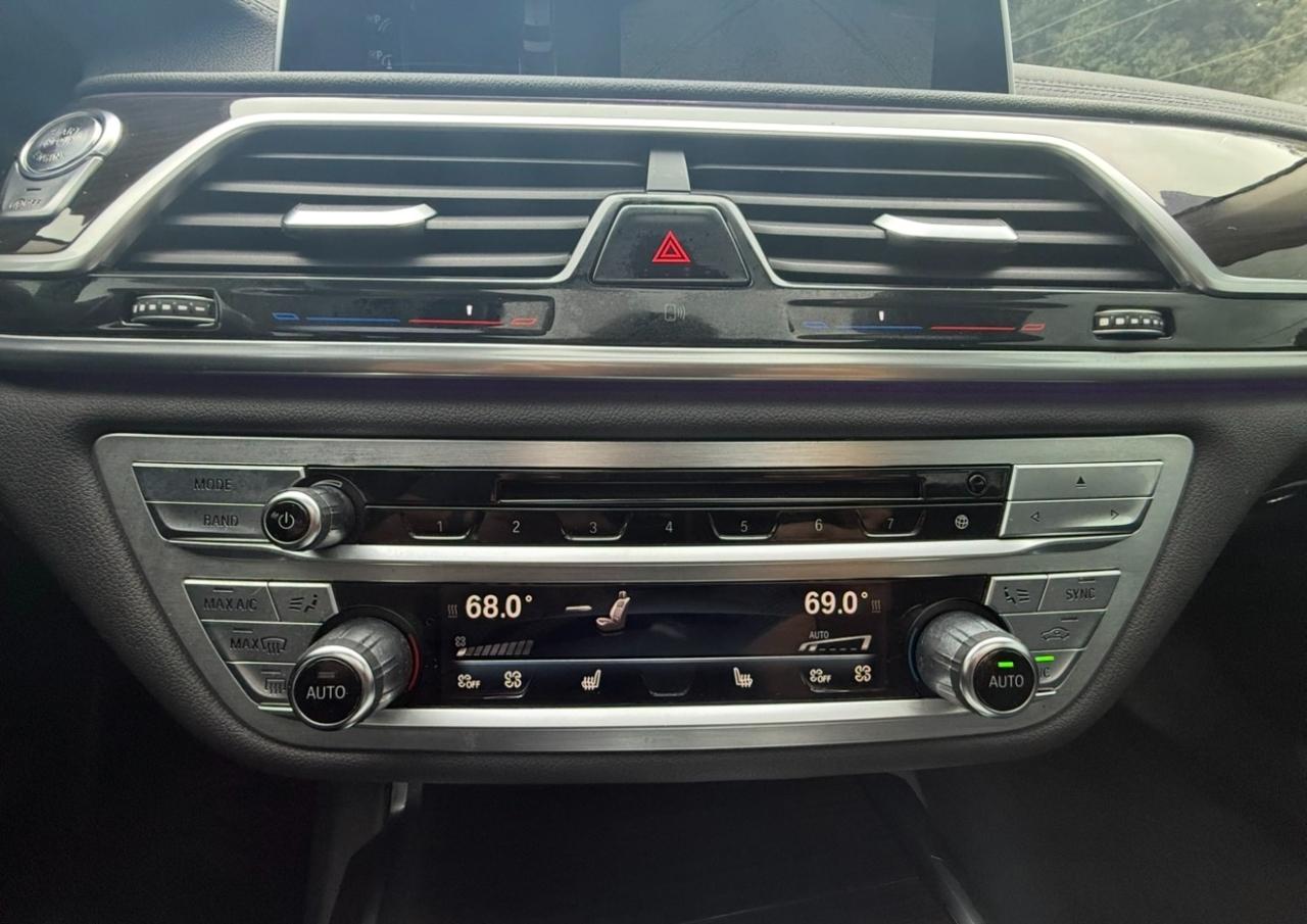 BMW 7 Series 4dr Sdn 740i RWD 2016
