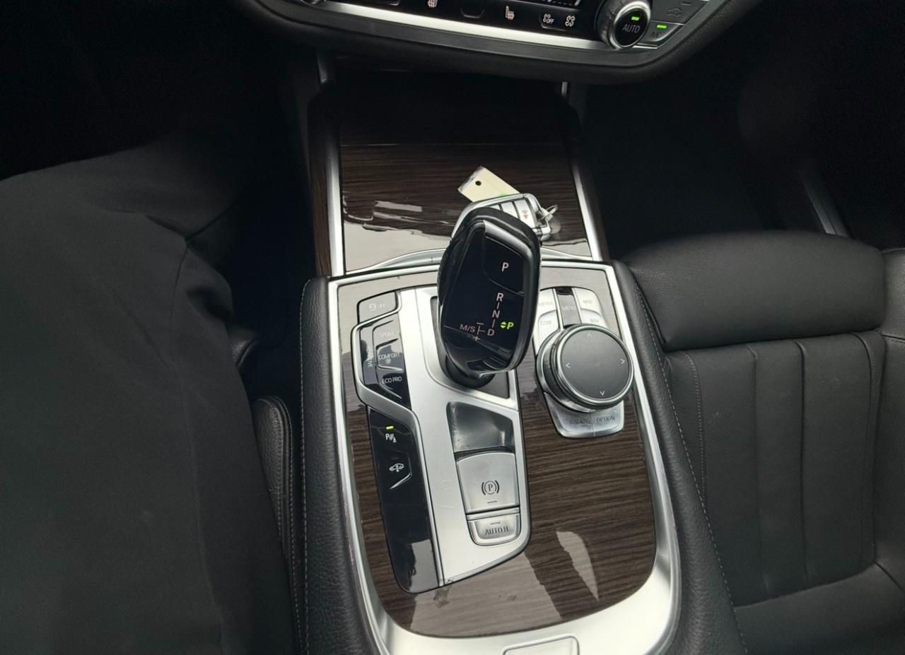 BMW 7 Series 4dr Sdn 740i RWD 2016