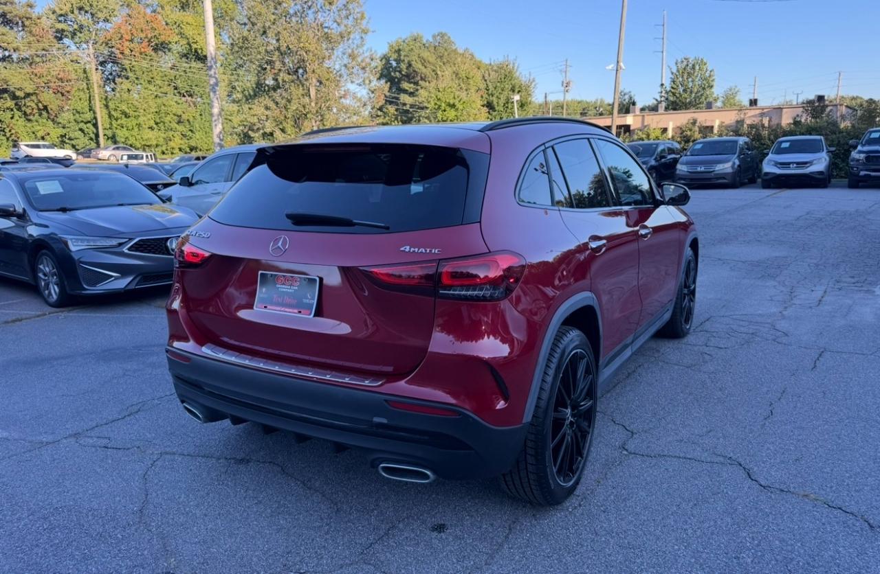 Mercedes-Benz GLA-Class photo 5