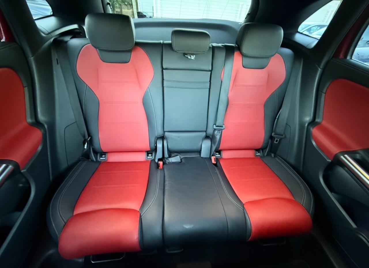 Mercedes-Benz GLA-Class photo 12