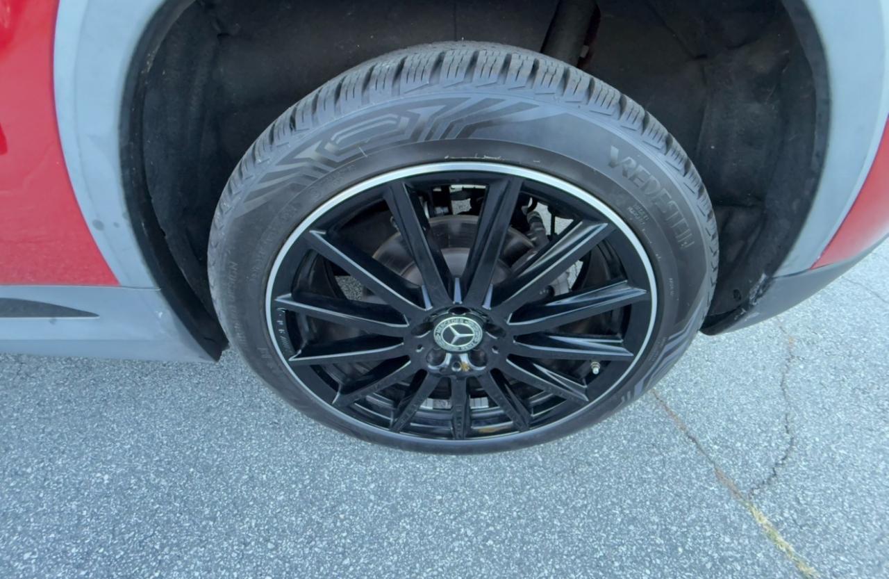 Mercedes-Benz GLA-Class photo 28