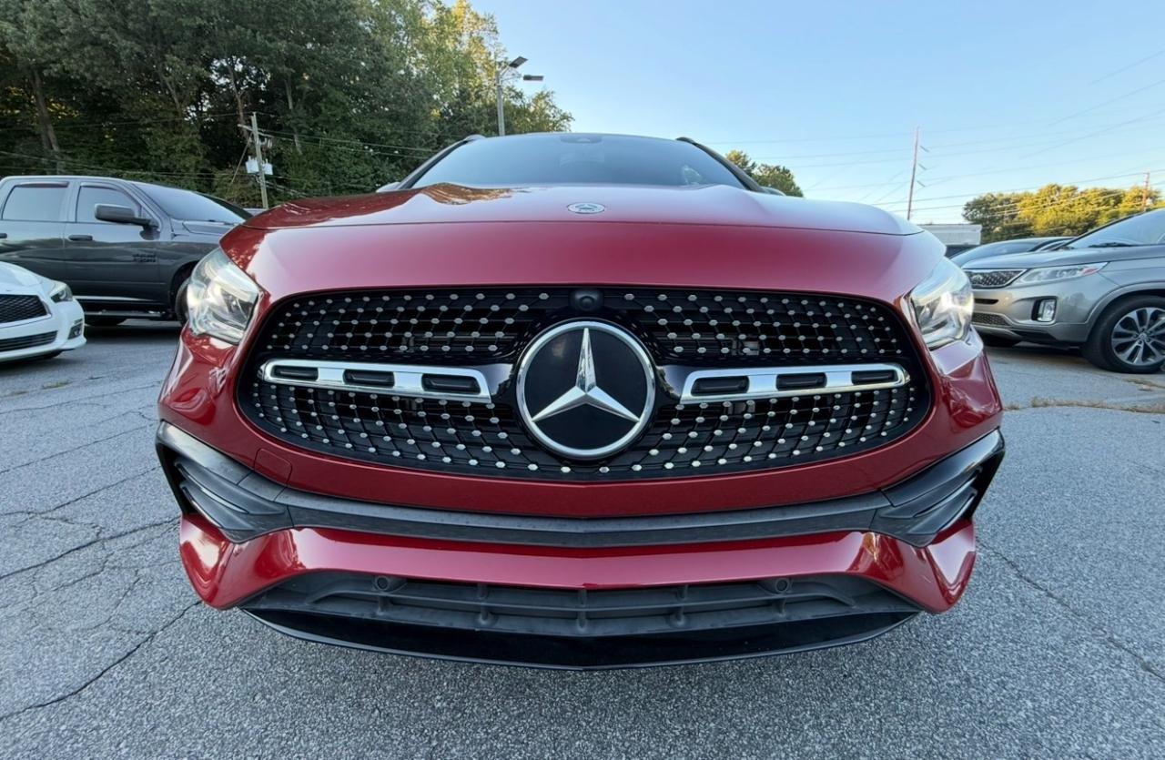 Mercedes-Benz GLA-Class photo 32