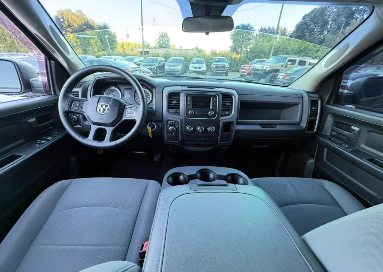 RAM 1500 Express 4x2 Crew Cab 5'7" Box 2018