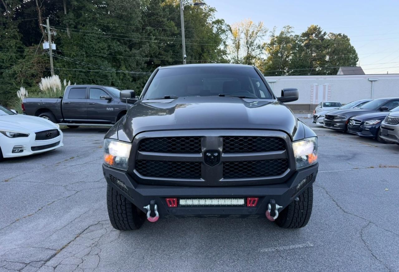 RAM 1500 Express 4x2 Crew Cab 5'7" Box 2018