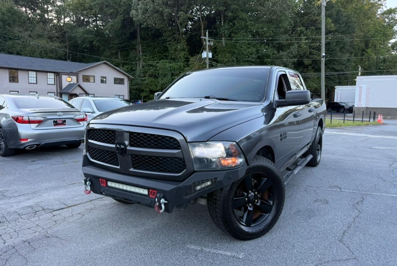 RAM 1500 Express 4x2 Crew Cab 5'7" Box 2018