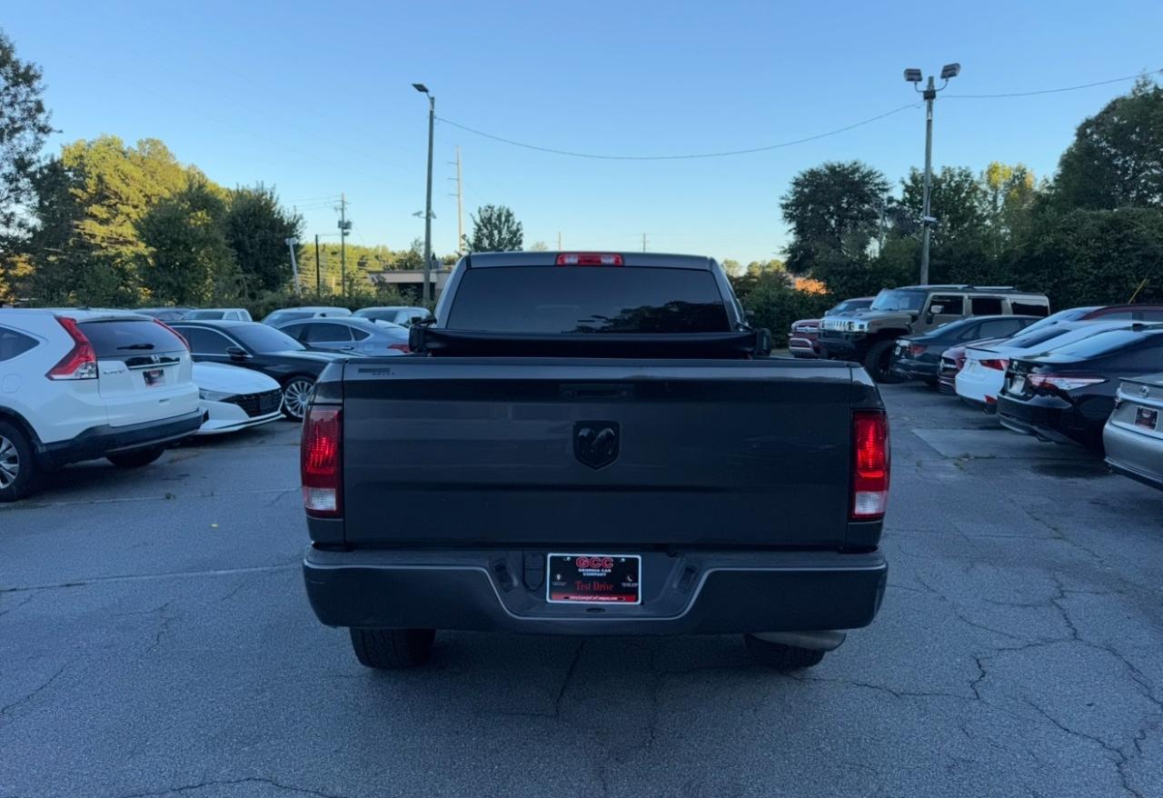 RAM 1500 Express 4x2 Crew Cab 5'7" Box 2018