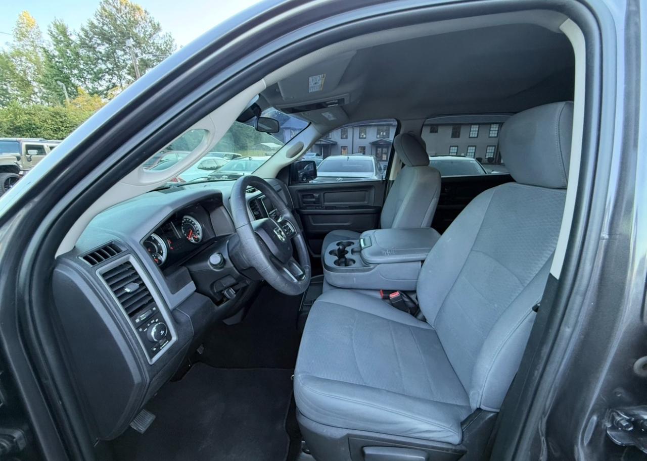 RAM 1500 Express 4x2 Crew Cab 5'7" Box 2018