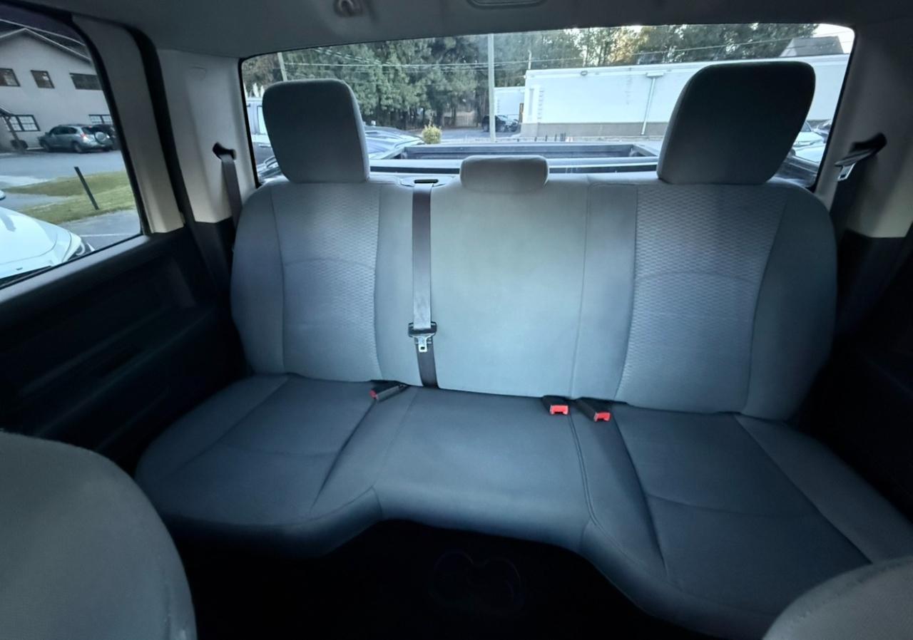 RAM 1500 Express 4x2 Crew Cab 5'7" Box 2018