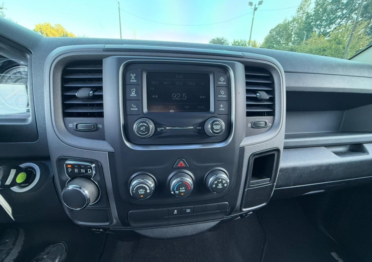 RAM 1500 Express 4x2 Crew Cab 5'7" Box 2018