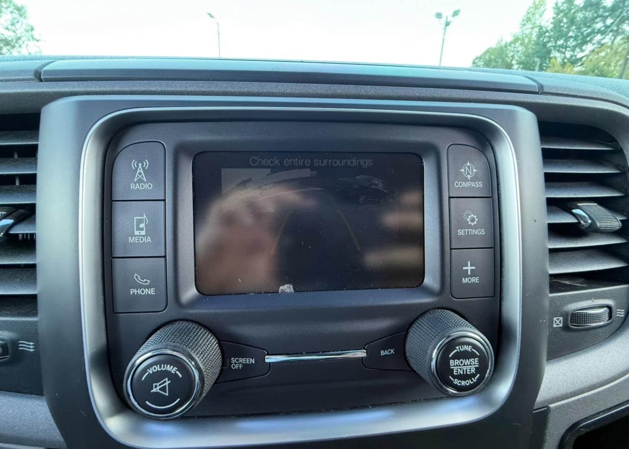 RAM 1500 Express 4x2 Crew Cab 5'7" Box 2018