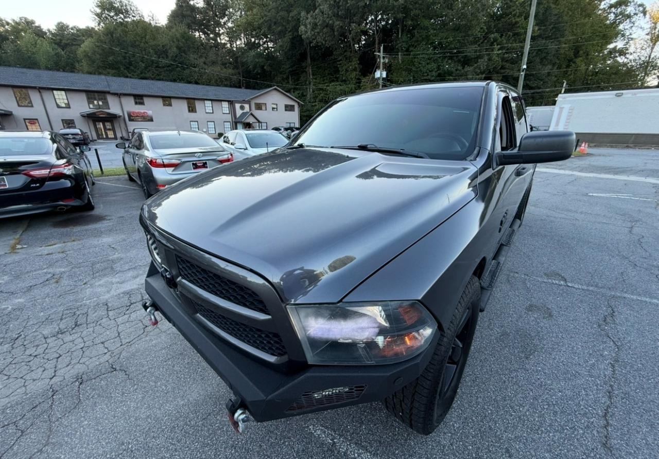 RAM 1500 Express 4x2 Crew Cab 5'7" Box 2018