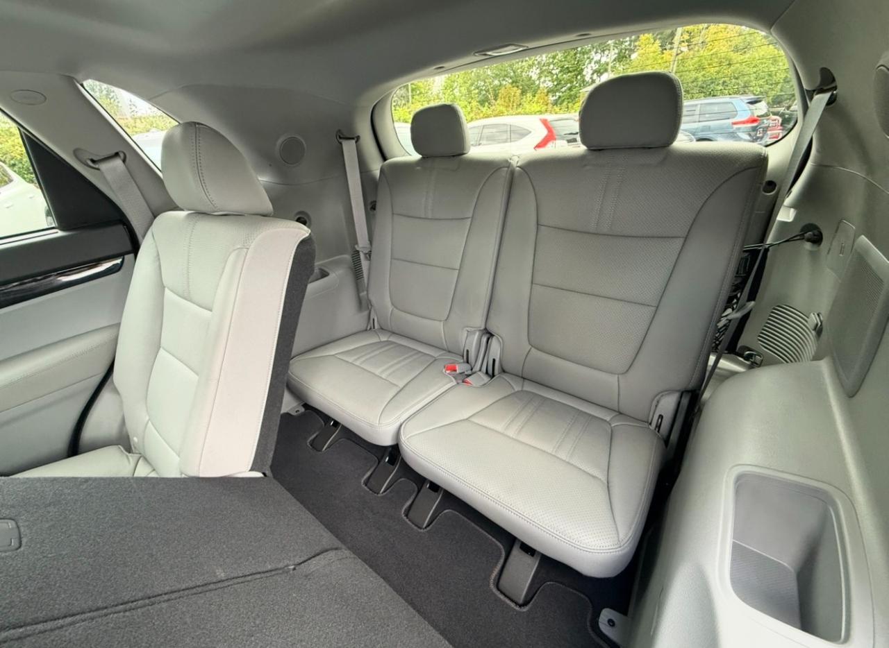Kia Sorento 2WD 4dr V6 SX 2015