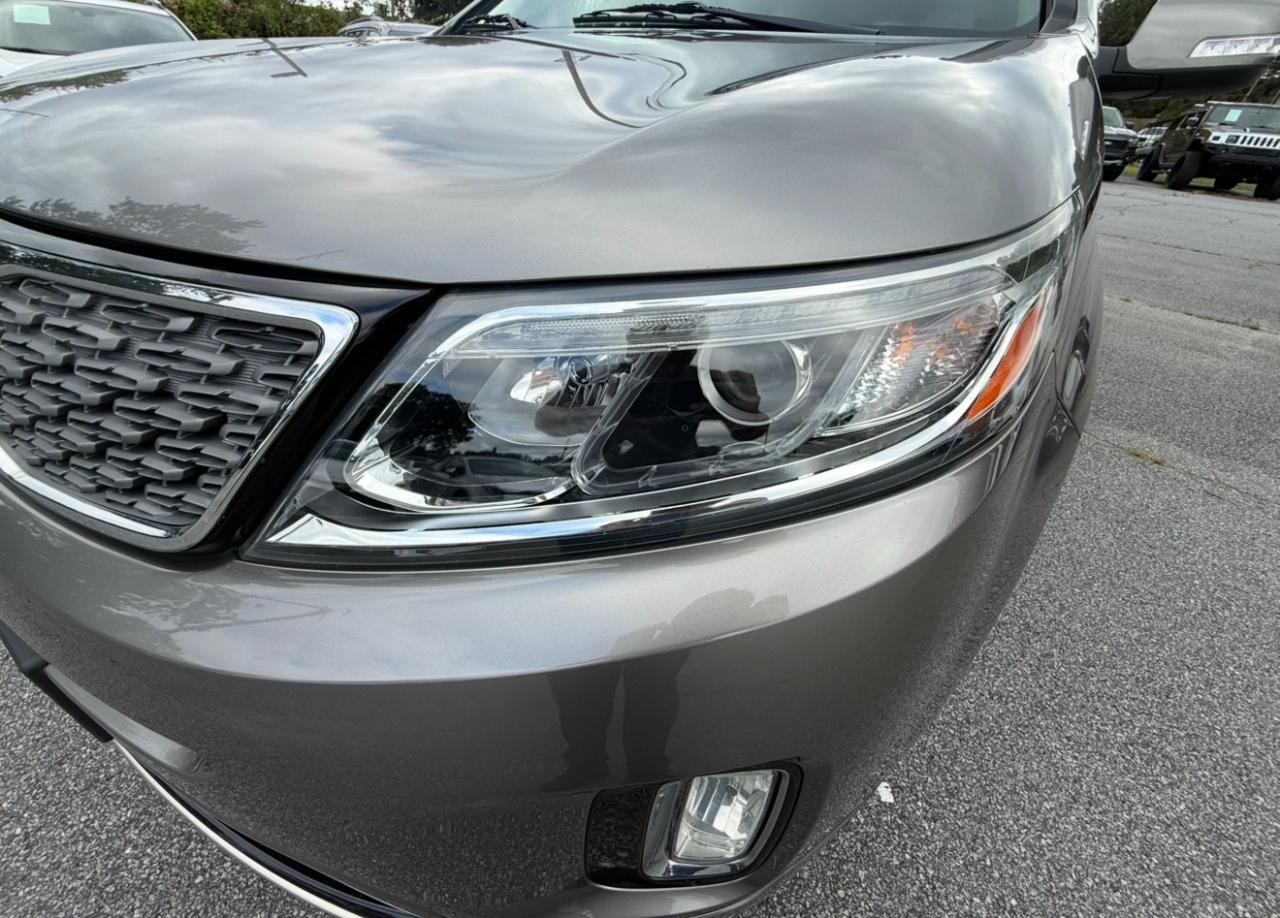 Kia Sorento 2WD 4dr V6 SX 2015