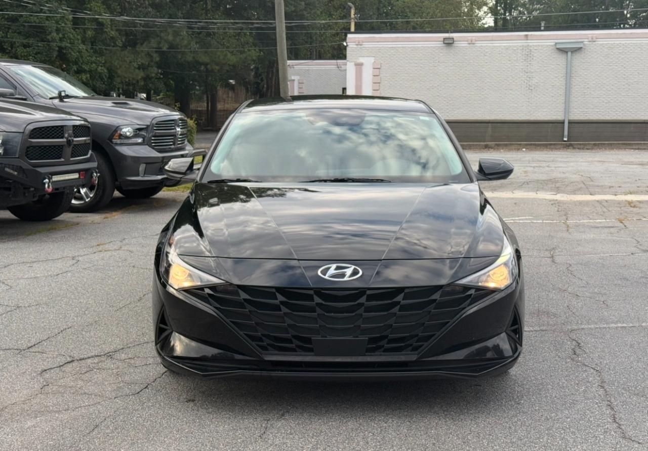 Hyundai Elantra photo 3