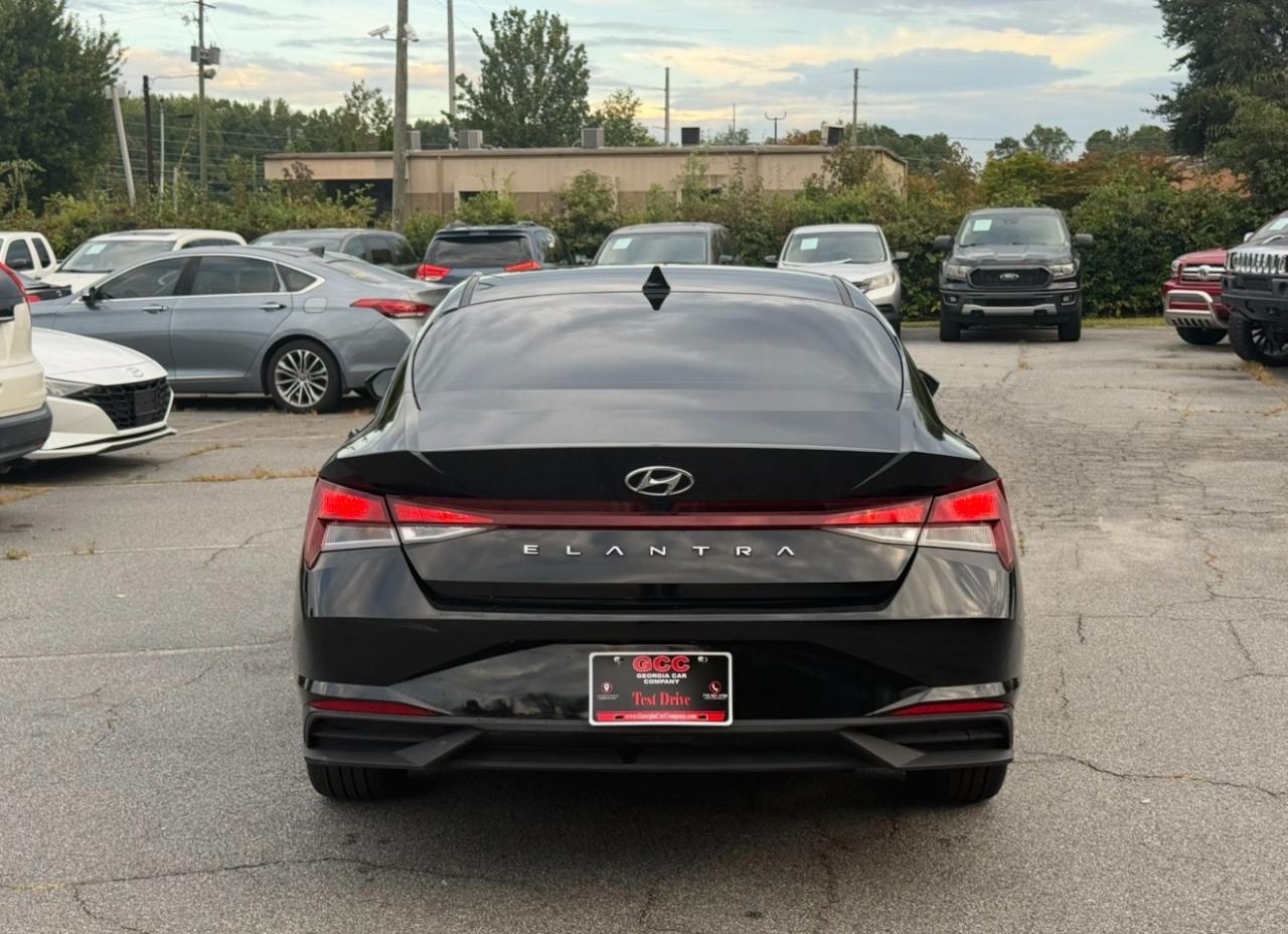 Hyundai Elantra photo 6