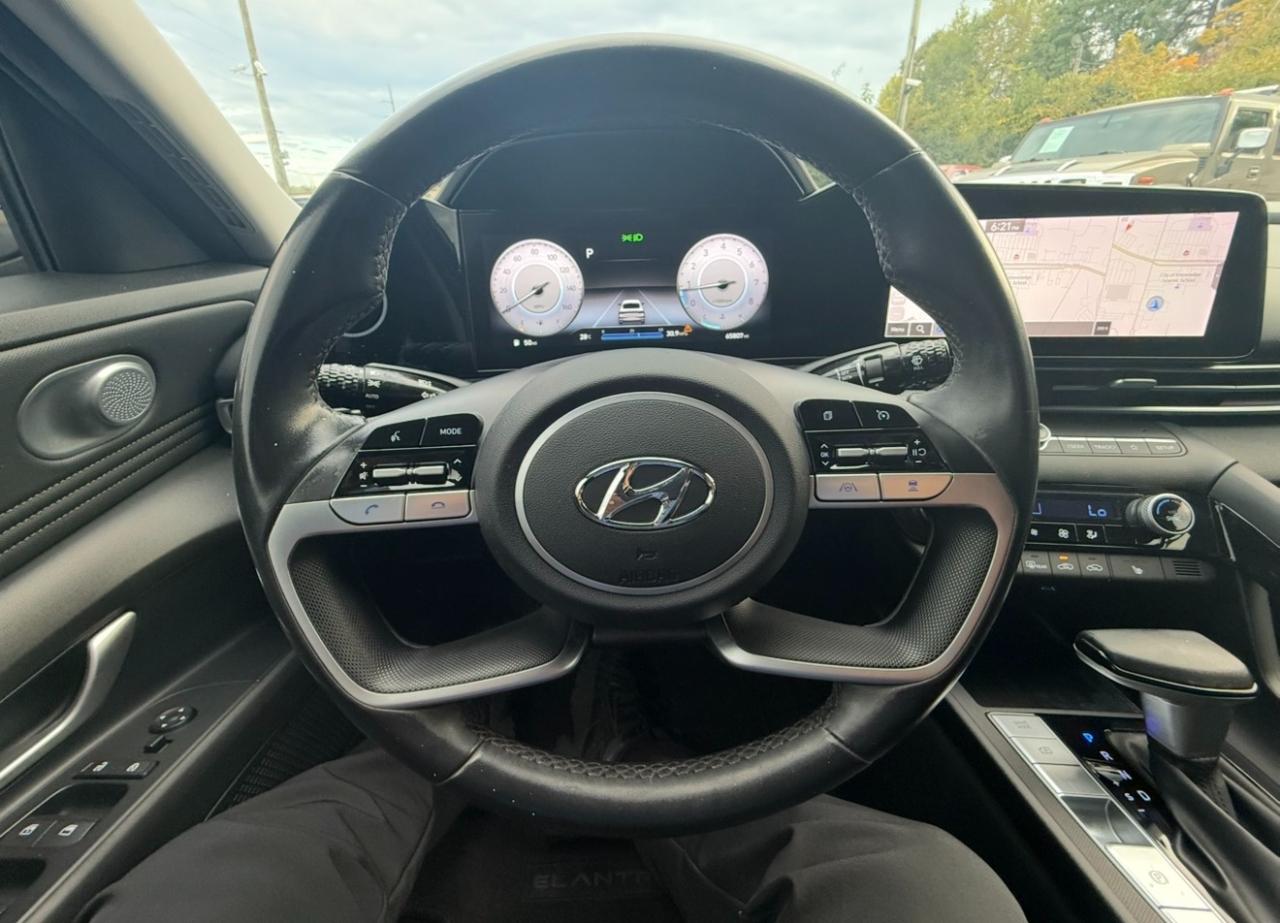 Hyundai Elantra photo 16