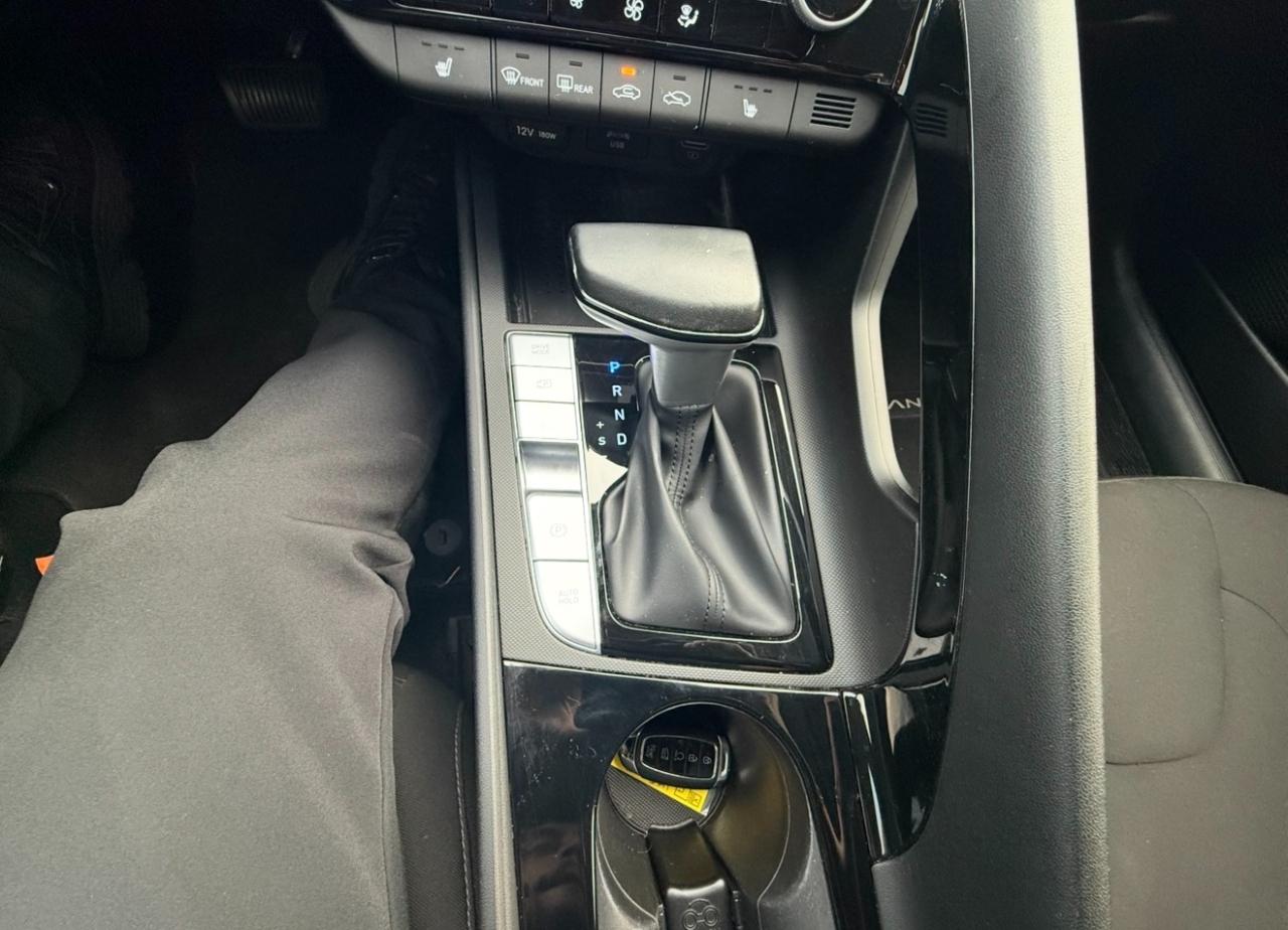 Hyundai Elantra photo 24