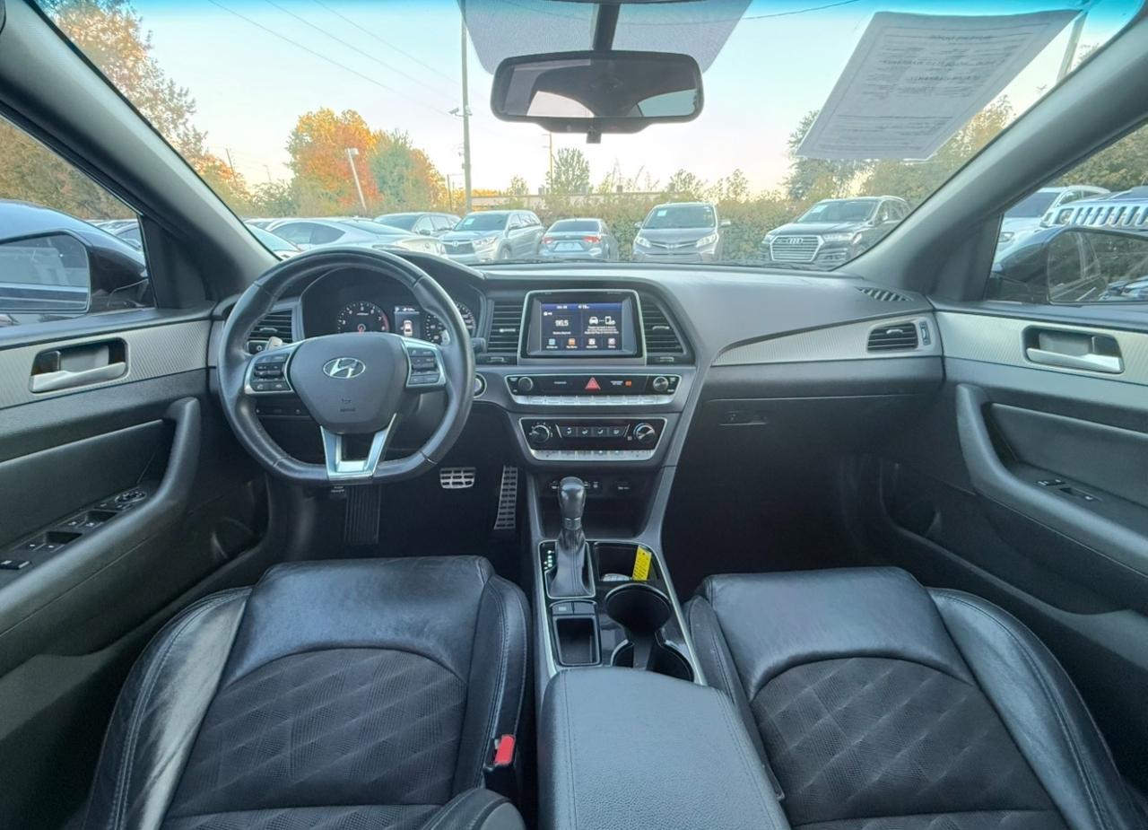 Hyundai Sonata photo 2