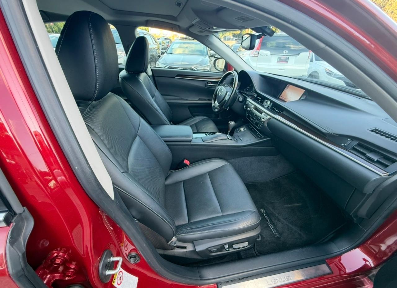 Lexus ES photo 15