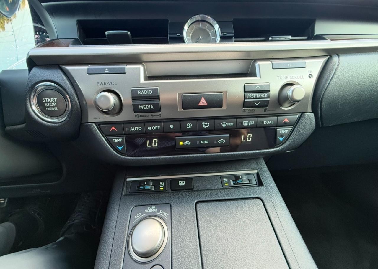 Lexus ES photo 23