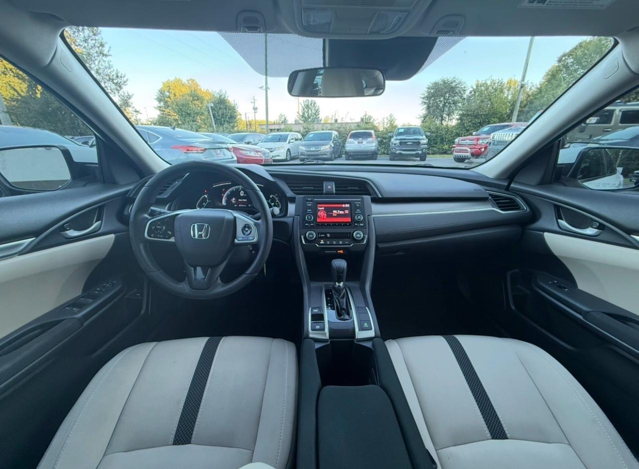 Honda Civic photo 2