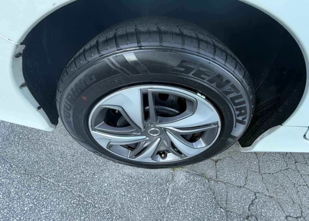 Honda Civic photo 23