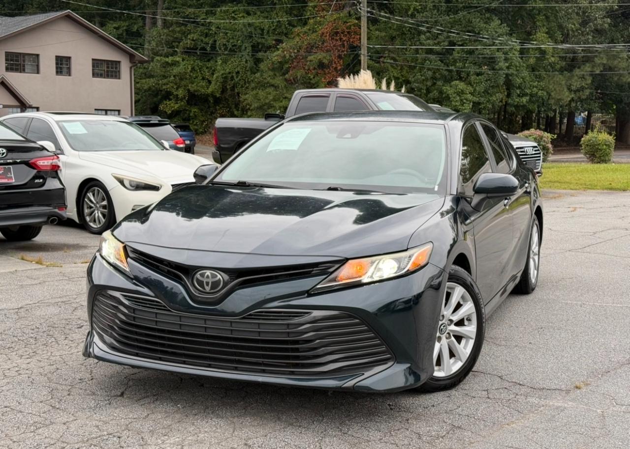 Toyota Camry LE (Natl) 2019