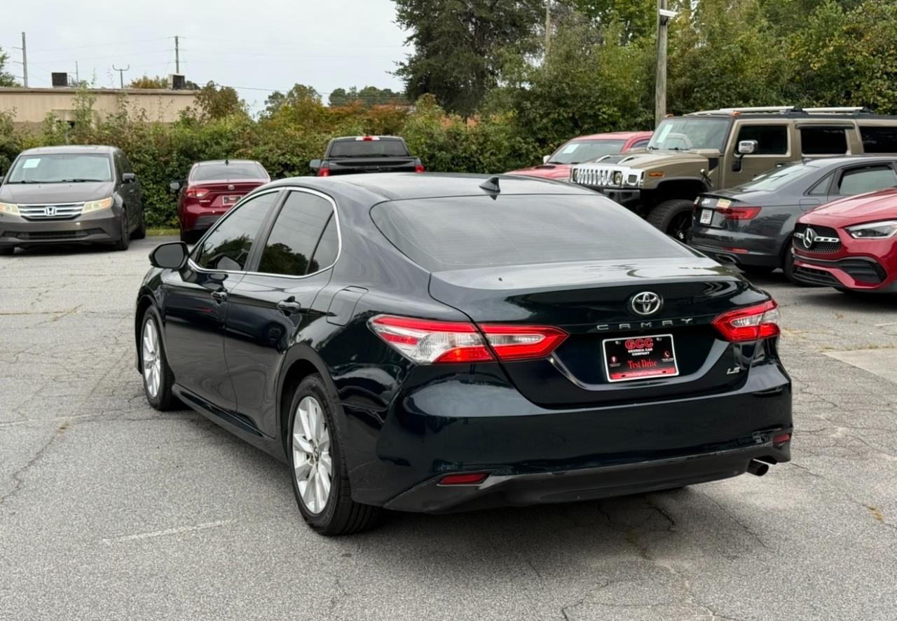 Toyota Camry LE (Natl) 2019