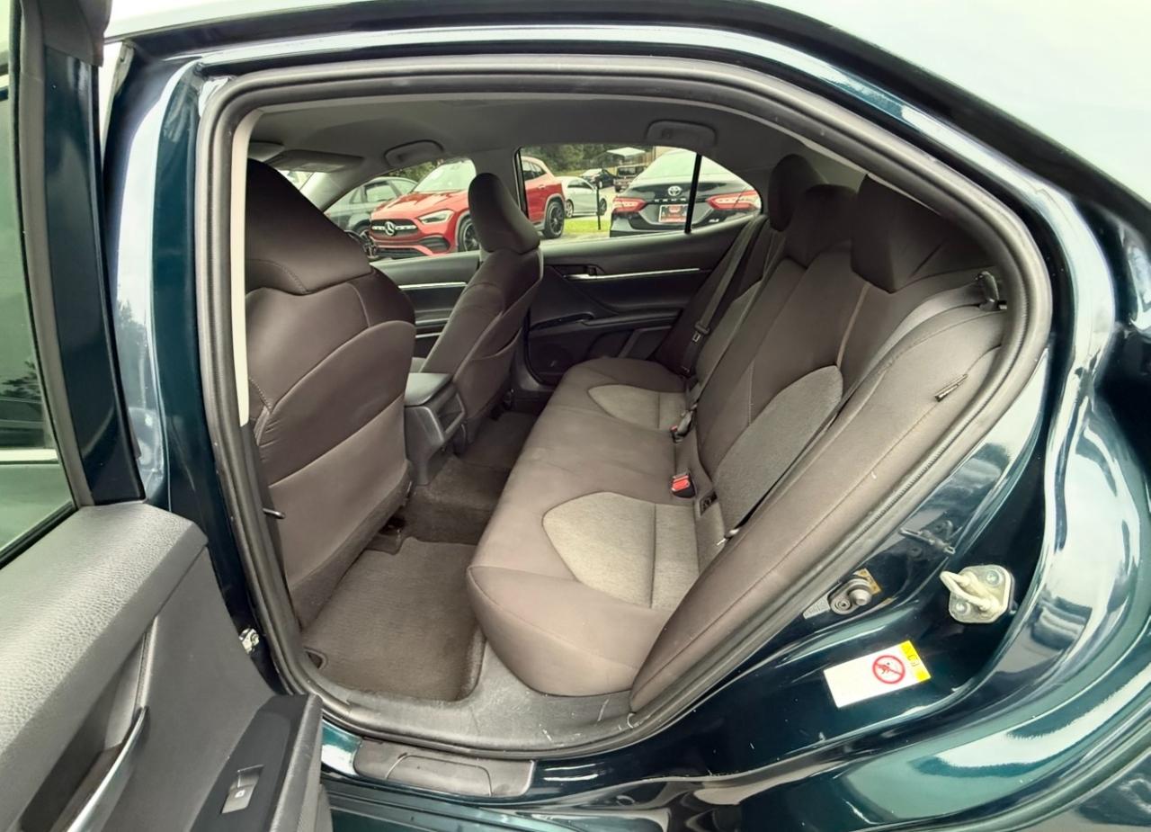Toyota Camry LE (Natl) 2019