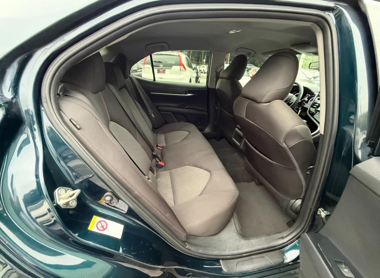 Toyota Camry LE (Natl) 2019