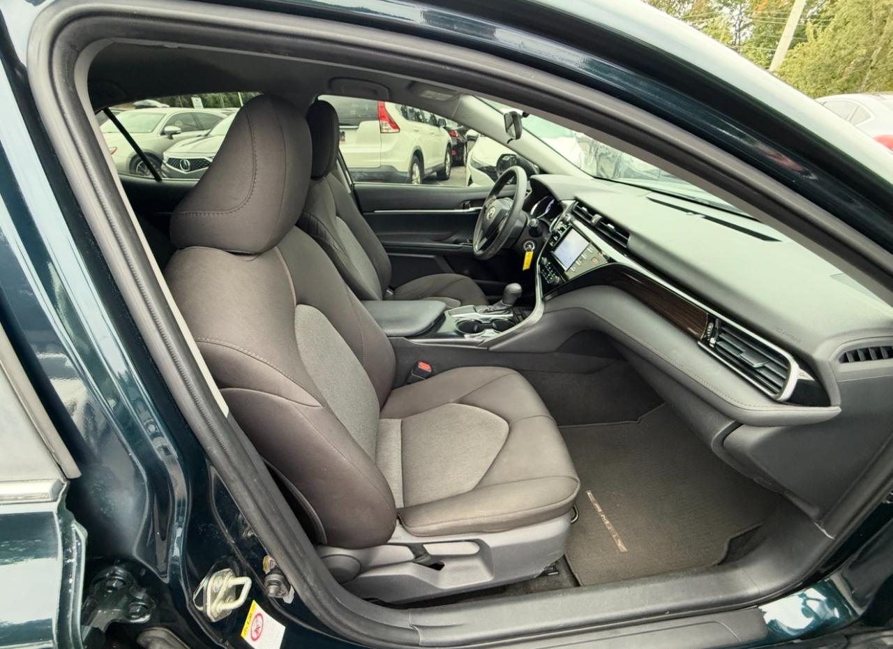 Toyota Camry LE (Natl) 2019