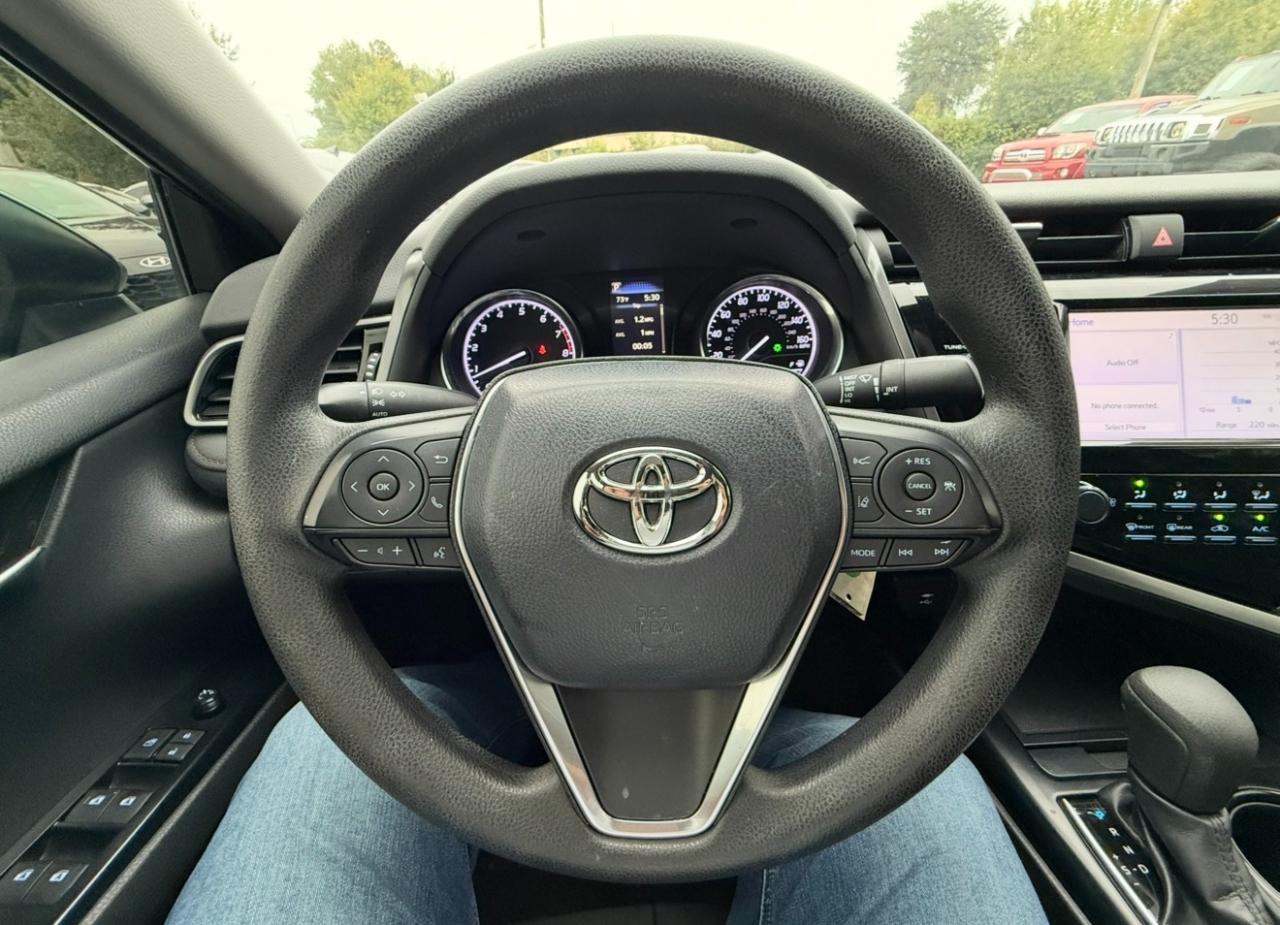 Toyota Camry LE (Natl) 2019