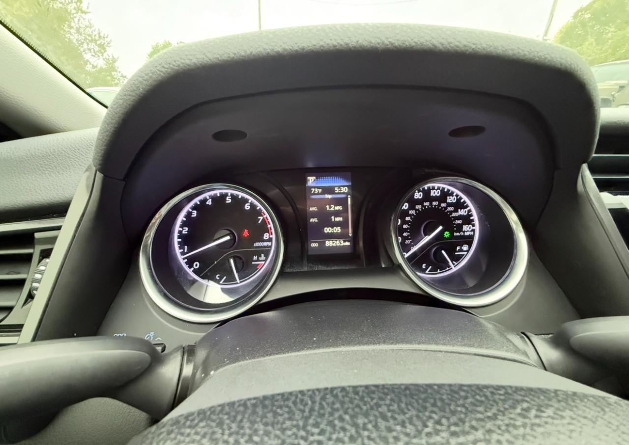 Toyota Camry LE (Natl) 2019