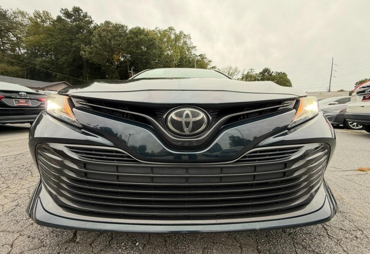 Toyota Camry LE (Natl) 2019
